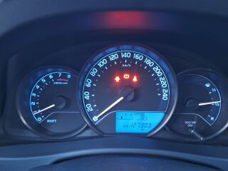 Toyota Auris 1.6 97кВ
