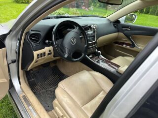Lexus IS 250 2.5 153kW