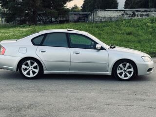 Subaru Legacy Luxury 4x4 3.0 180кВ
