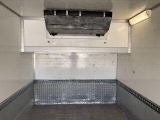 Volvo FM370 6x2*4 EURO6 + CARRIER SUPRA 950 278kW