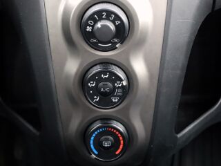 Toyota Yaris Linea Sol Facelift A-C 1.3 73kW