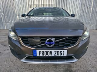Volvo V60 Cross Country Pro Luxury Bronze 2.0 D3 110кВ
