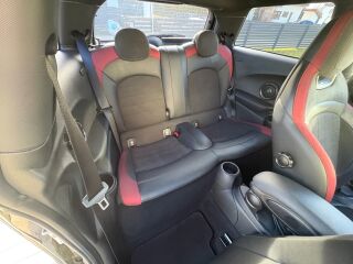 MINI Cooper S John Cooper Works 2.0 141кВ