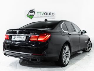 BMW 740 Facelift Individual X-drive 3.0 230kW