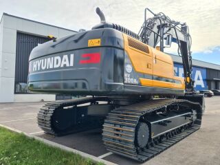 Hyundai HX300AL 198kW