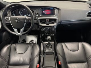 Volvo V40 Facelift Momentum 2.0 110кВ