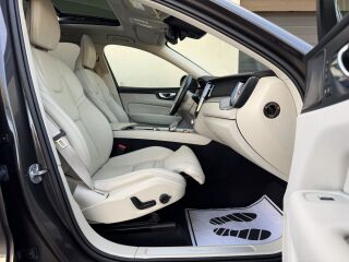 Volvo XC60 AWD Luxury Inscription FaceLift MY23 2.0 T8 Twin-Engine PLUG-IN-HYBRID LONG RANGE 335kW