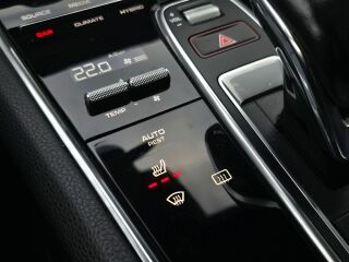 Porsche Panamera 4 E-HYBRID SPORTCHRONO 2.9 340кВ