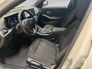 BMW 320 d xDrive Touring 2.0 R4 140kW