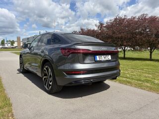 Audi e-tron Sportback 55 2XS-Line 300KW 158kW