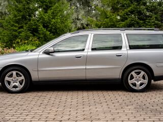 Volvo V70 Momentum 2.4 D5 120кВ