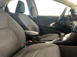 Toyota Yaris Active Plus Hybrid 1.5 68кВ