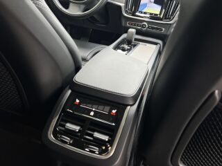 Volvo V90 Cross Country Inscription Facelift AWD MY22 2.0 B5 KERS MILD Kerghübriid 183kW