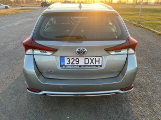 Toyota Auris 1.8 73кВ