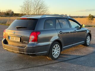 Toyota Avensis 2.2 130kW