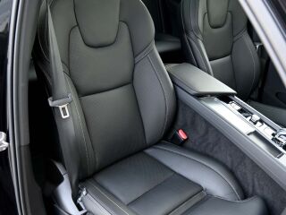 Volvo XC60 AWD 4C B&W LUXURY+ BLACK EDITION INTELLI PRO 2.0 T6 Plug-in LONG RANGE 293kW
