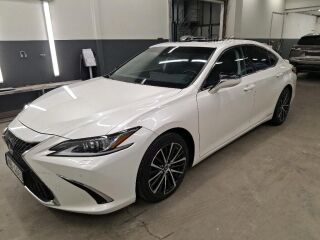Lexus ES 300h Executive Facelift MY2023 2.5 131 kW
