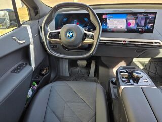 BMW iX xDrive 40 M-Pakett Autopilot 240kW