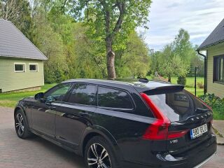 Volvo V90 Cross Country 2.0 140kW