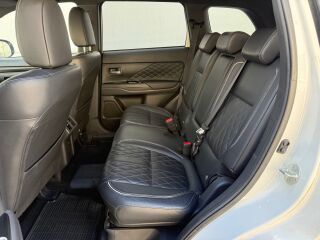 Mitsubishi Outlander Facelift Luxury 4WD PHEV 2.4 165кВ