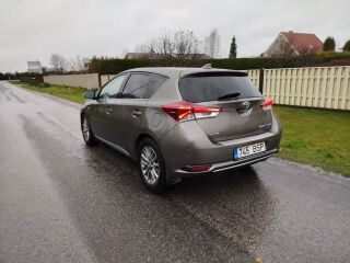 Toyota Auris 1.8 73kW