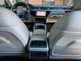 Audi Q8 e-tron 55 quattro S line Exclusive 300kW