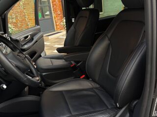 Mercedes-Benz Long 4matic black edition 2.1 140kW
