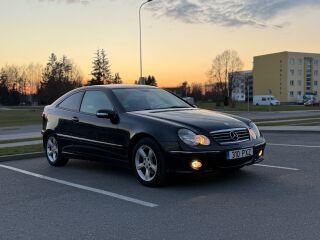 Mercedes-Benz C 220 203CL 2.1 110kW