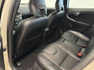Volvo V40 Facelift Momentum 2.0 110кВ