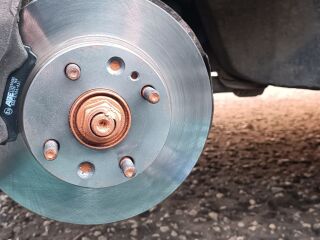 Mazda 323 1.5 R4 65kW