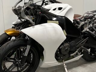 Buell 1125 R 25th anniversary signature edition V2 Rotax Helicon vedelikjahutusega 72  V-2  1 124,9 cm³ 109kW