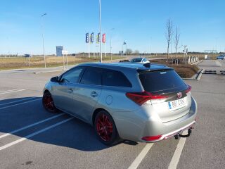 Toyota Auris 1.6 R4 16V 97kW