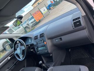 Volkswagen Touran 1.6 R4 TDI 77кВ
