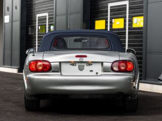 Mazda MX-5 1.6 81kW
