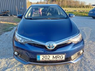 Toyota Auris 1.8 73кВ
