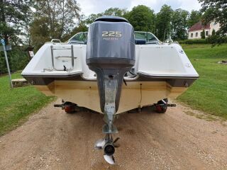 Four Winns 205 SUNDOWNER 3.3 Yamaha 225 hj V6 4-takti 165kW