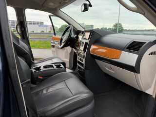 Chrysler Grand Voyager Platinum Stow&Go Limited Edition 2.8 120kW