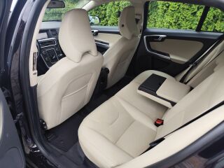 Volvo V60 MOMENTUM 1.6 R4 D2 84kW