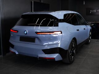 BMW iX xDrive 40 102кВ