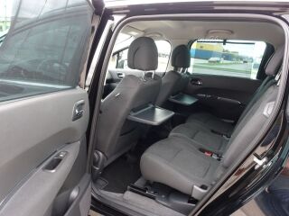 Peugeot 5008 Style Facelift 1.6 R4 HDi 84кВ