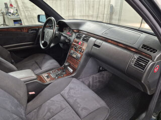 Mercedes-Benz E 290 ELEGANCE 2.9 95kW