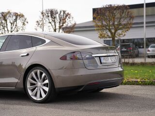 Tesla Model S 85D 384KW 158kW