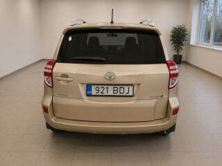 Toyota RAV4 2.0 116kW