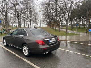 Mercedes-Benz E 220 2.0 143kW