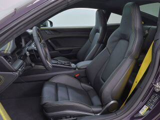 Porsche 911 Carrera 4 GTS Coupe T-Hybrid 3.6 398kW