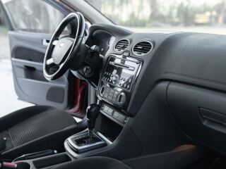 Ford Focus Ghia 2.0 107kW