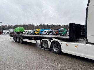 Kässbohrer XS + LIFTING AXLE