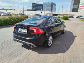 Volvo S60 R -Design 2.0 R4 100kW