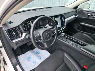 Volvo V60 Business Plus Ice White 2.0 D4 140кВ