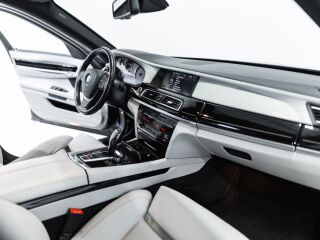 BMW 740 Individual xDrive 3.0 225kW